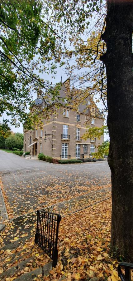 Hotel O Chateau Hayange 外观 照片